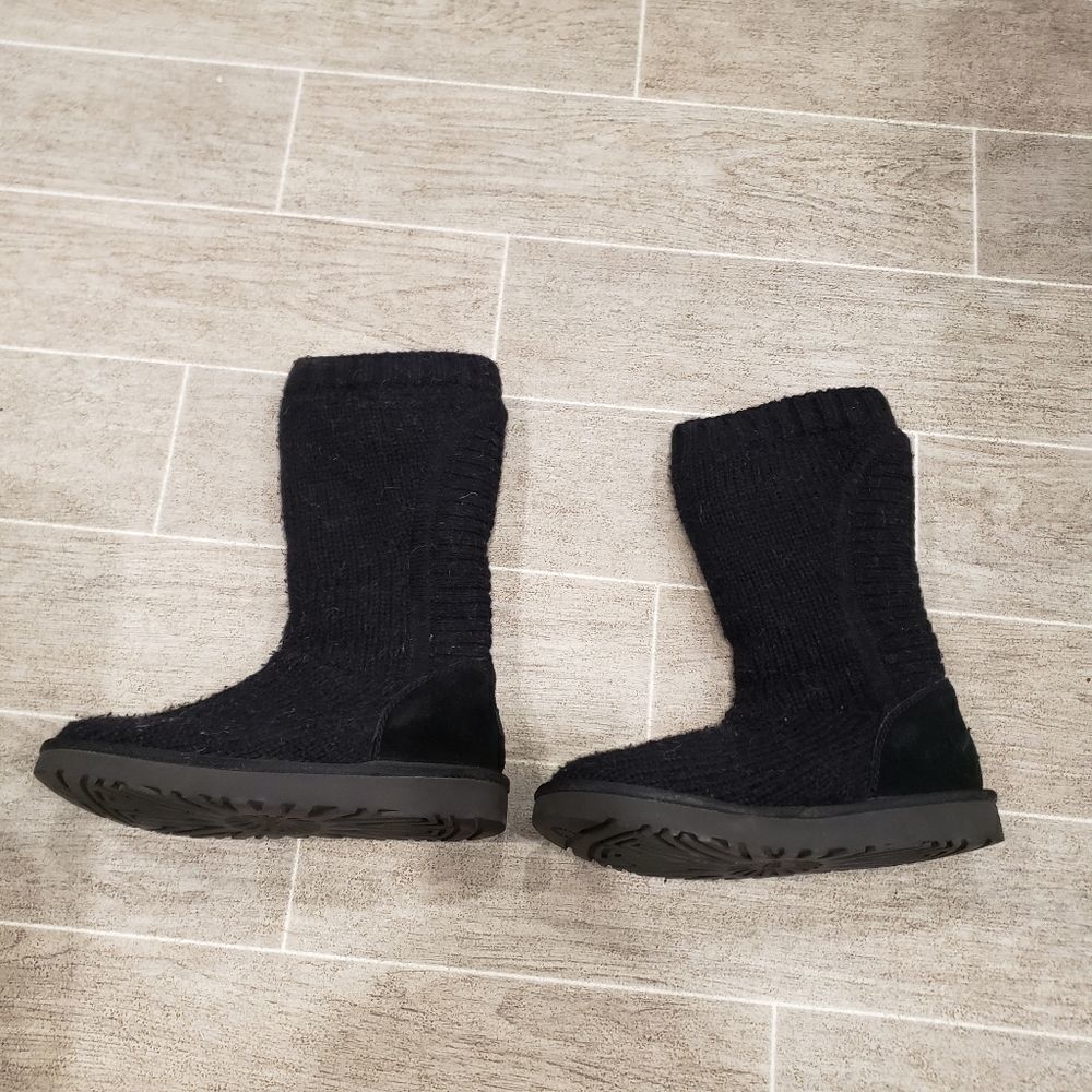 UGG Capra Ribbed Knit Shearling Lined Boot